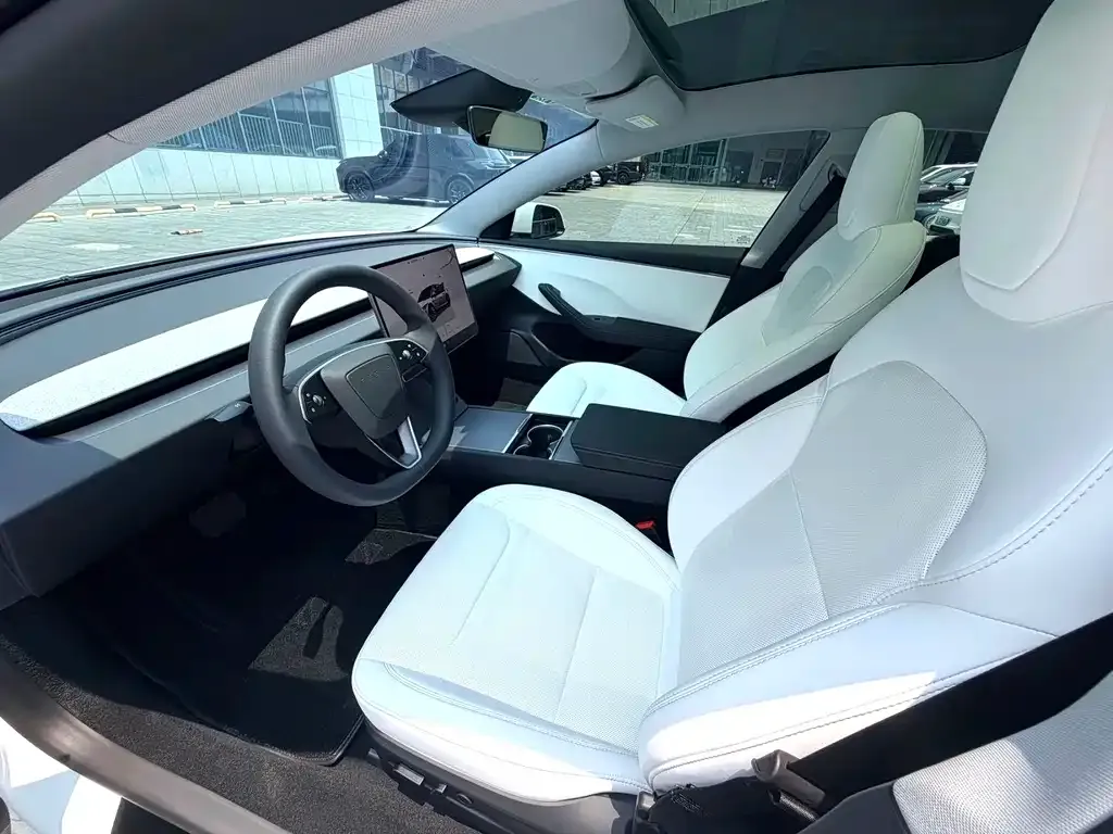 Tesla Model 3 — фото 6