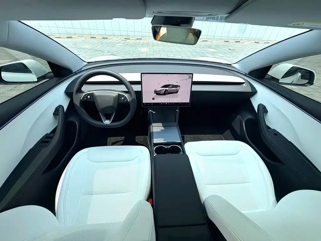 Tesla Model 3 — фото 3