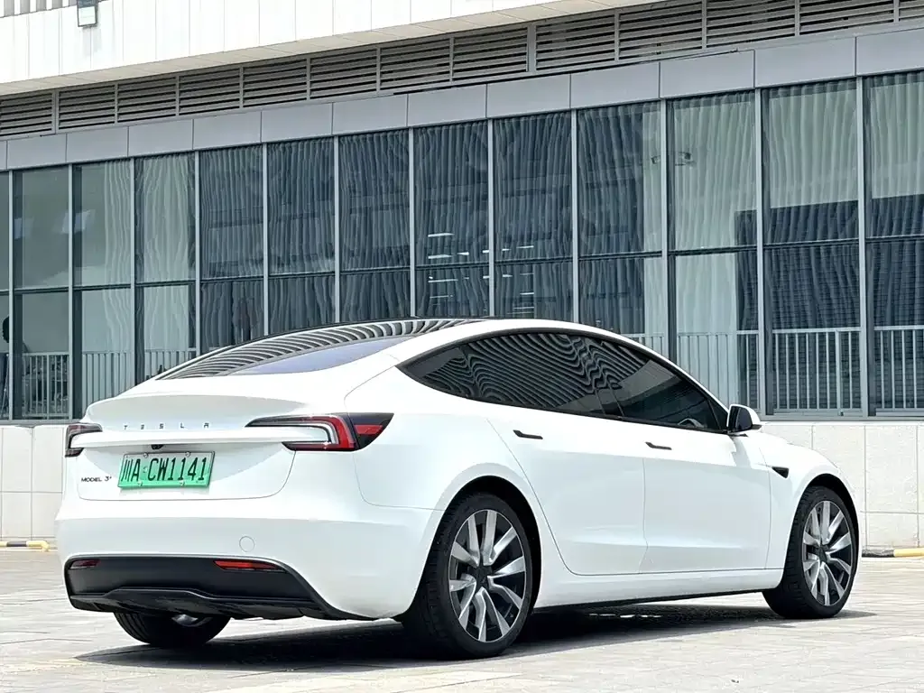 Tesla Model 3 — фото 8
