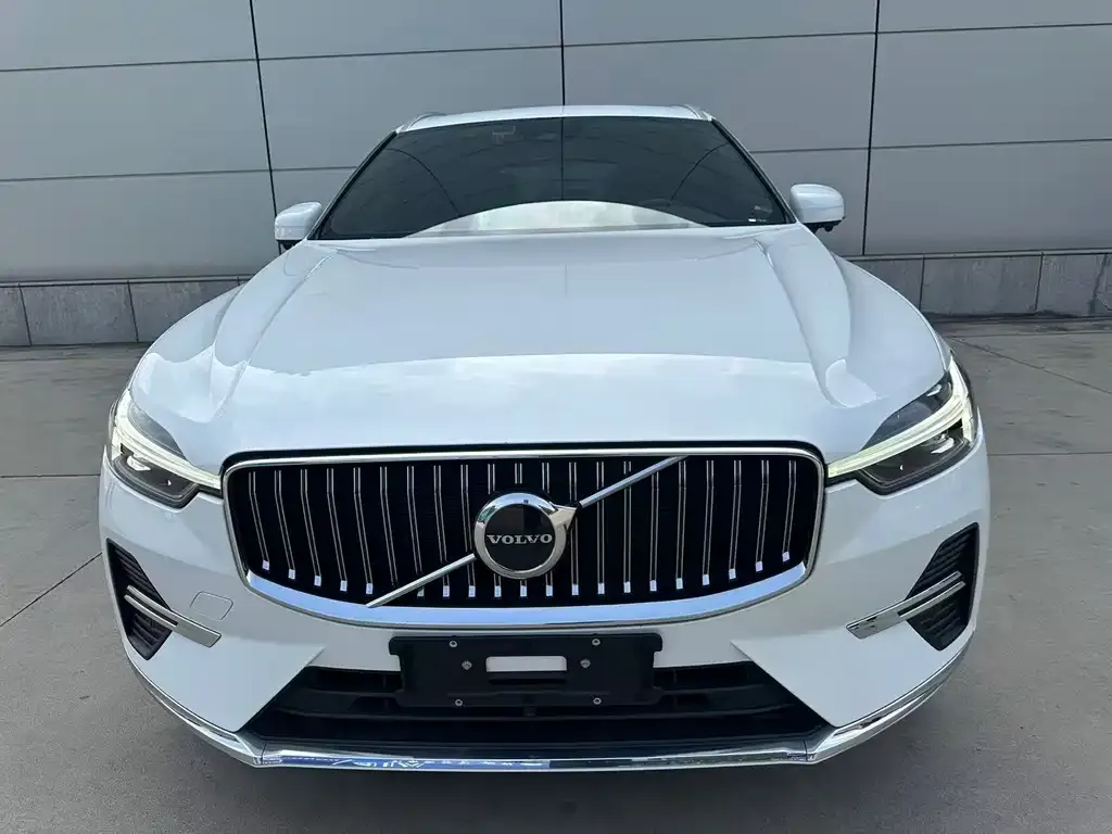 Volvo XC60 — фото 10
