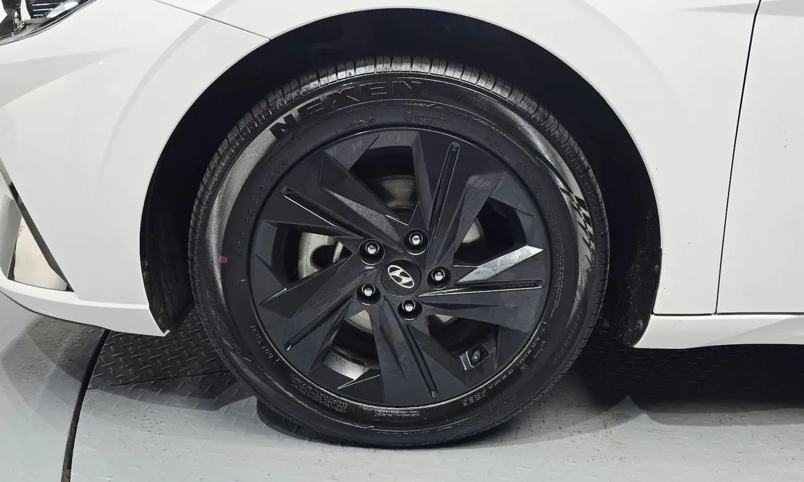 Hyundai AVANTE — фото 7