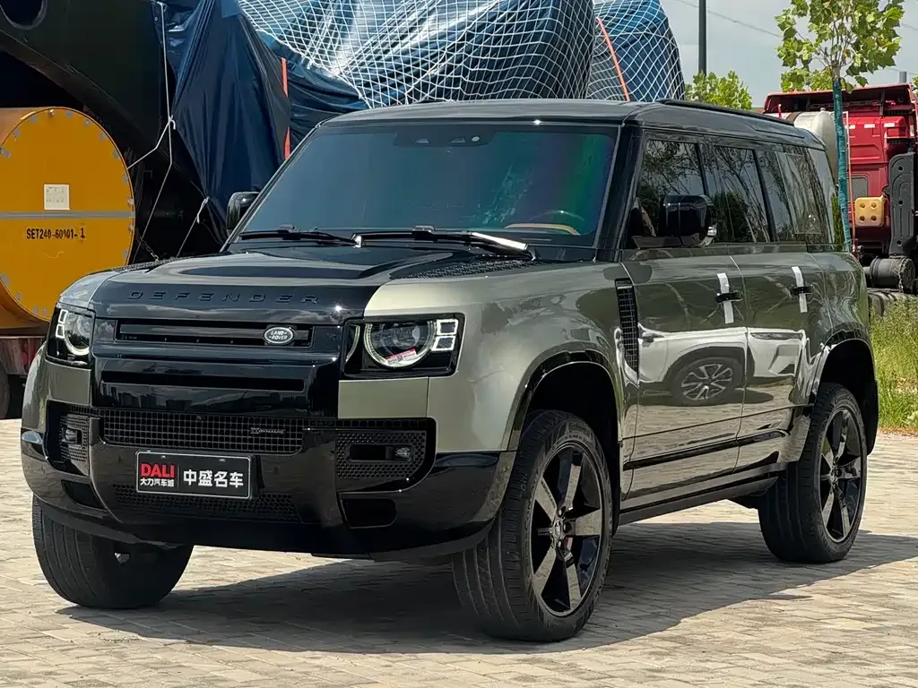 Land Rover Defender — фото 1