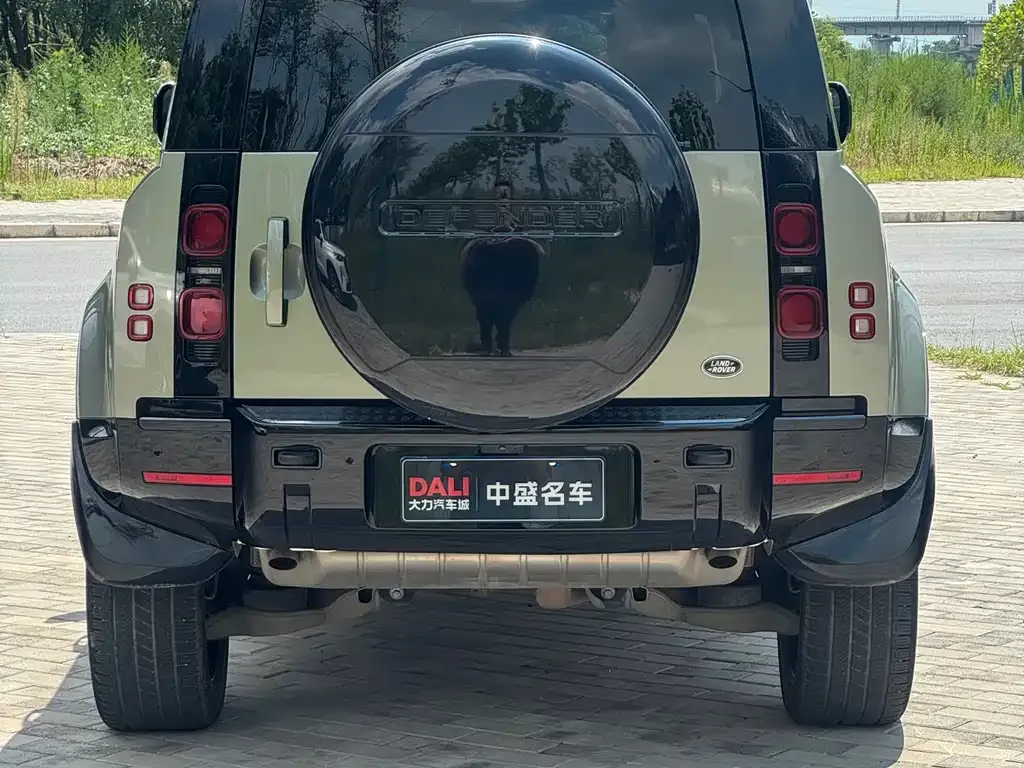 Land Rover Defender — фото 4
