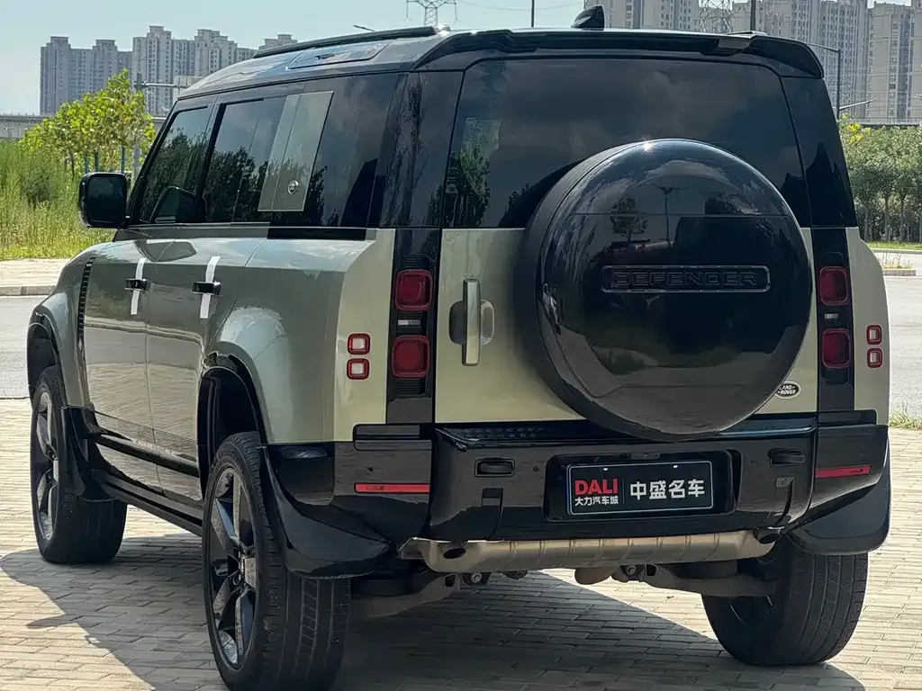 Land Rover Defender — фото 10