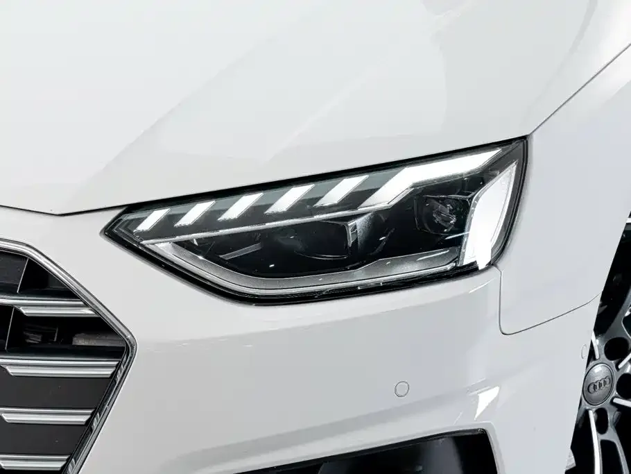 Audi A4L — фото 5