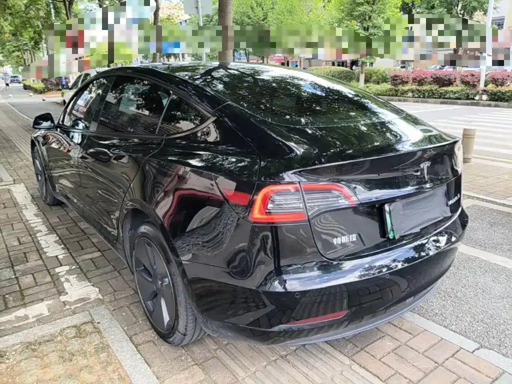 Tesla Model 3 — фото 5