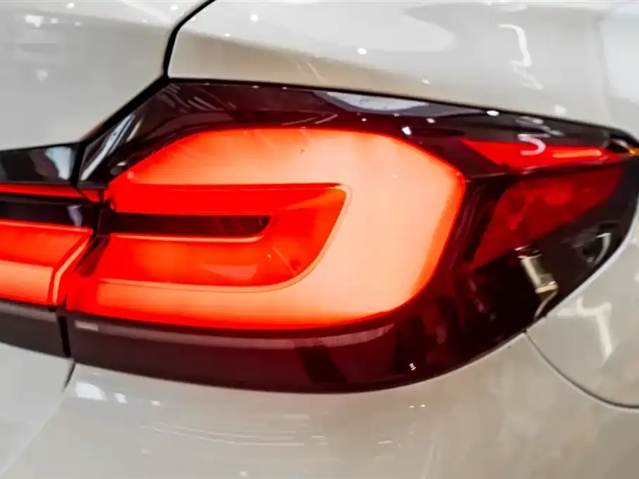BMW 5 Series — фото 2