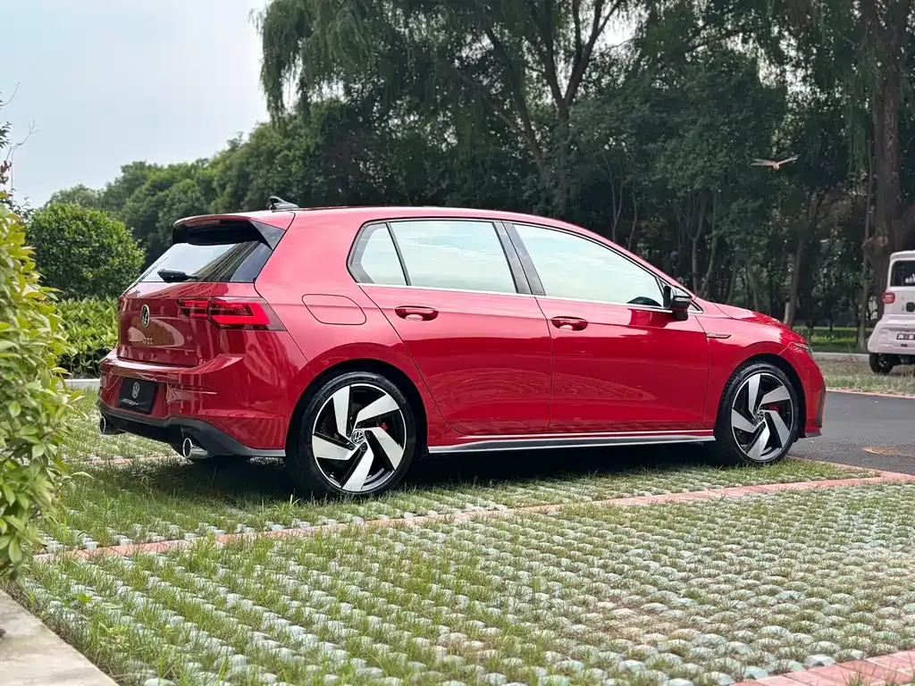 Volkswagen Golf GTI — фото 7