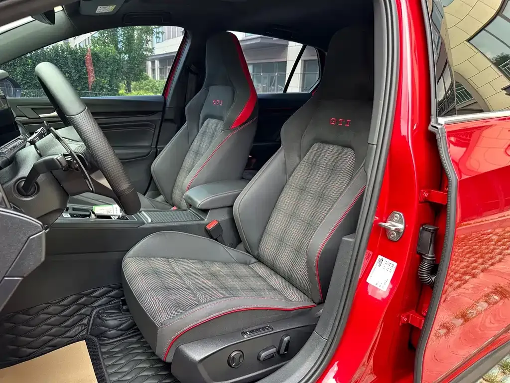 Volkswagen Golf GTI — фото 3