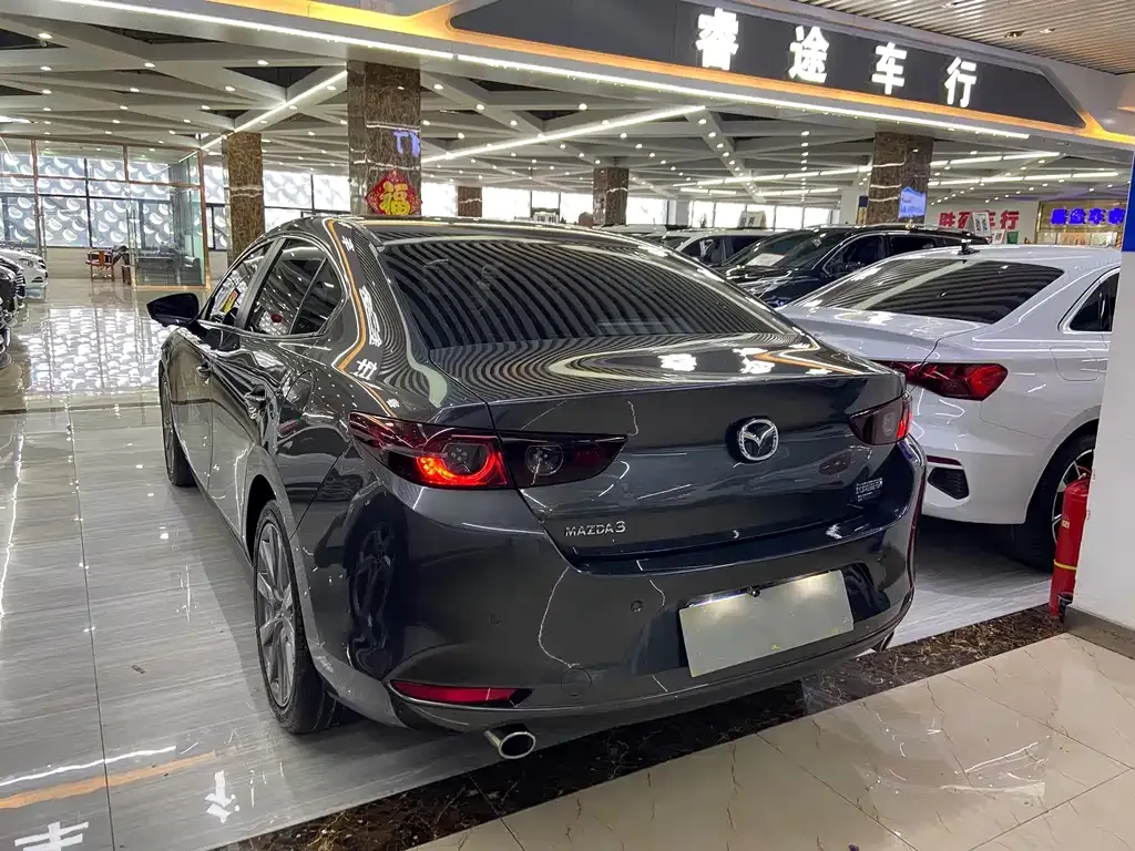 Mazda 3 Axela — фото 3