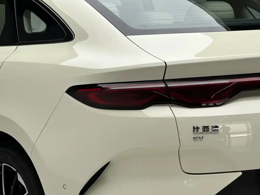 BYD Qin L — фото 6