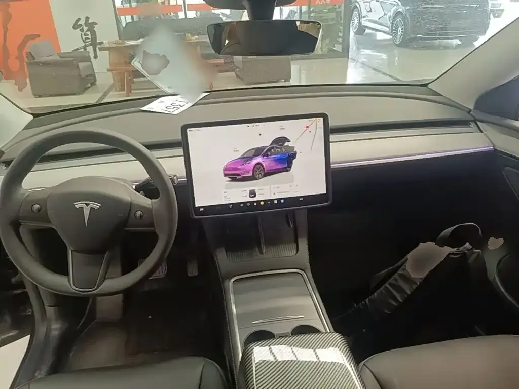 Tesla Model Y — фото 8