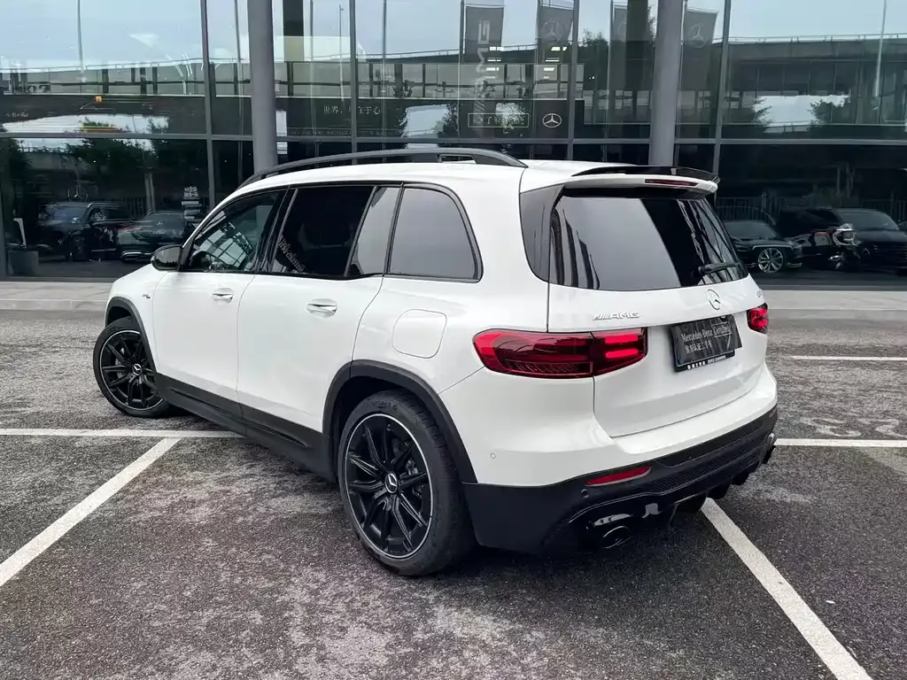 Mercedes-Benz GLB AMG — фото 10