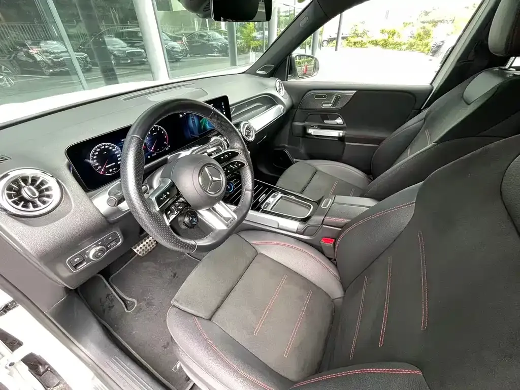 Mercedes-Benz GLB AMG — фото 3