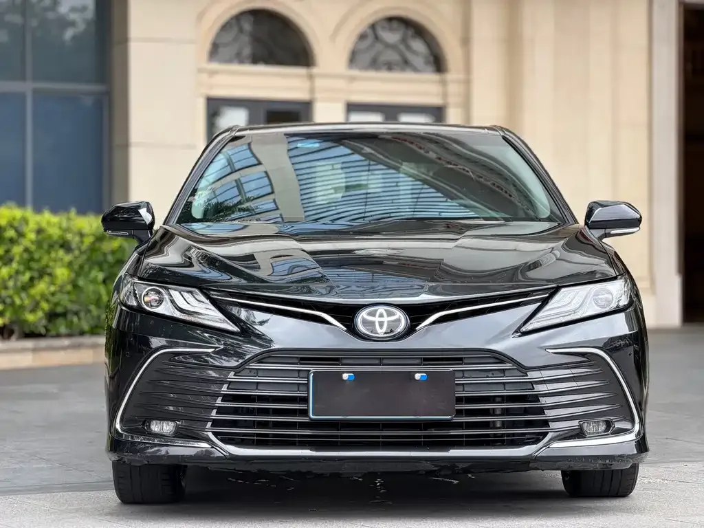 Toyota Camry — фото 4