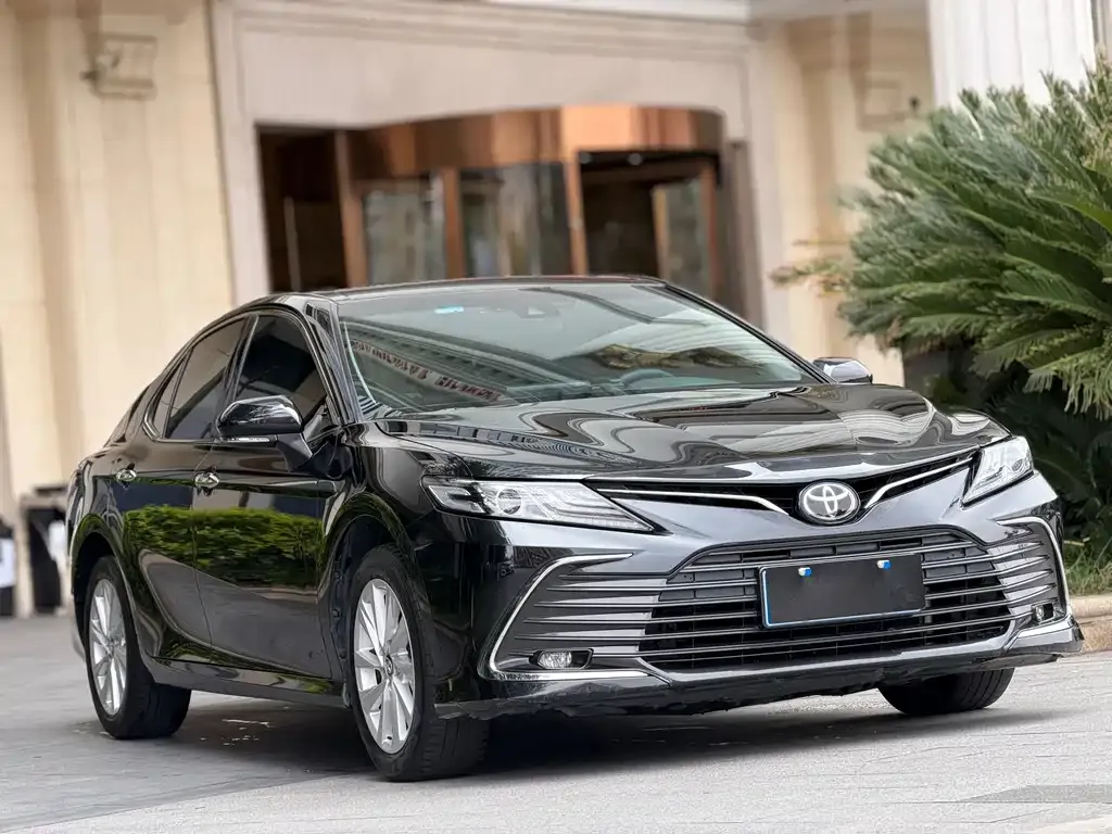 Toyota Camry — фото 6
