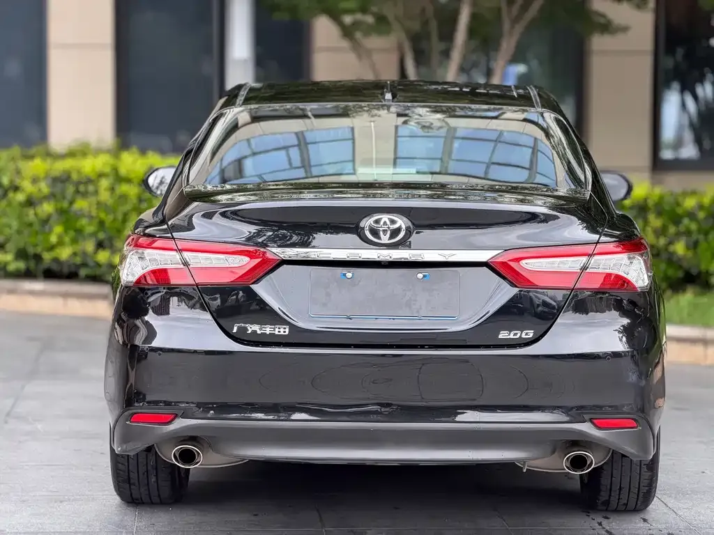 Toyota Camry — фото 7