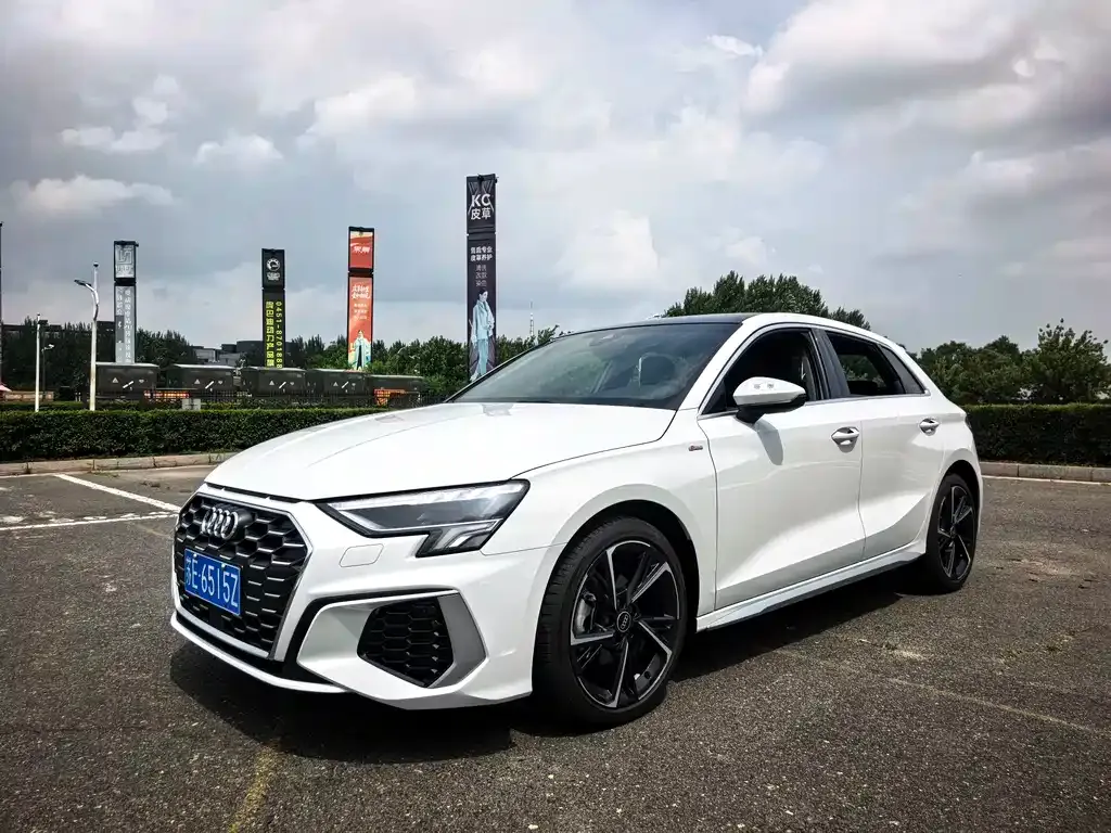 Audi A3 — фото 1