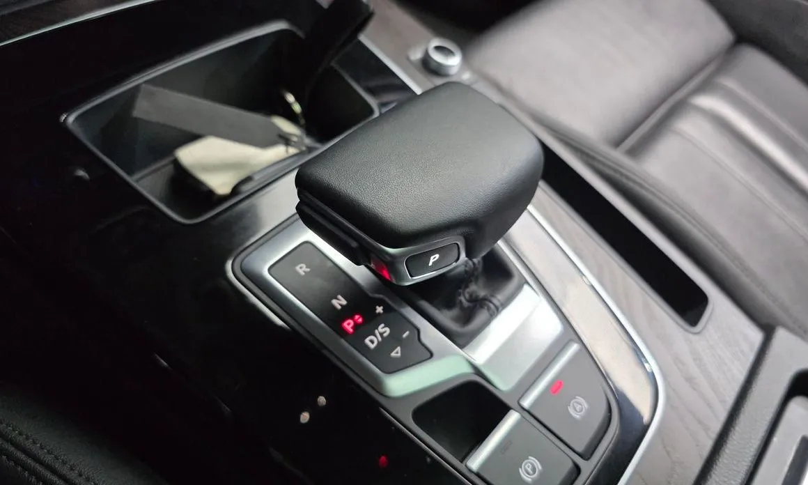 Audi Q5 2023 из KR, фото 2