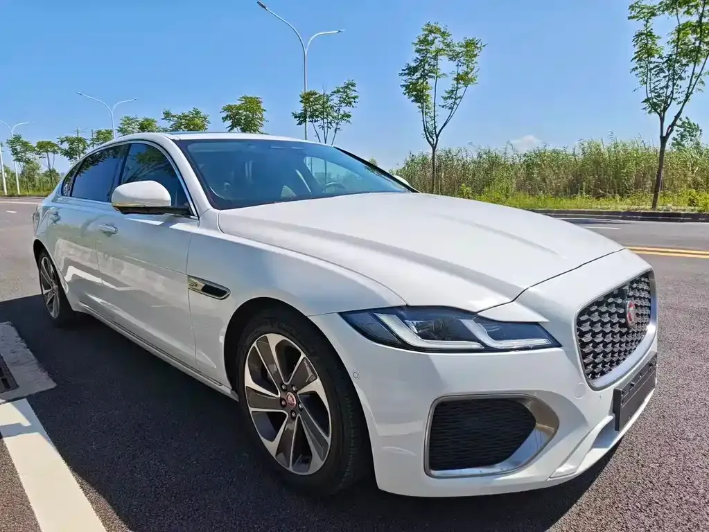 Jaguar XFL — фото 2