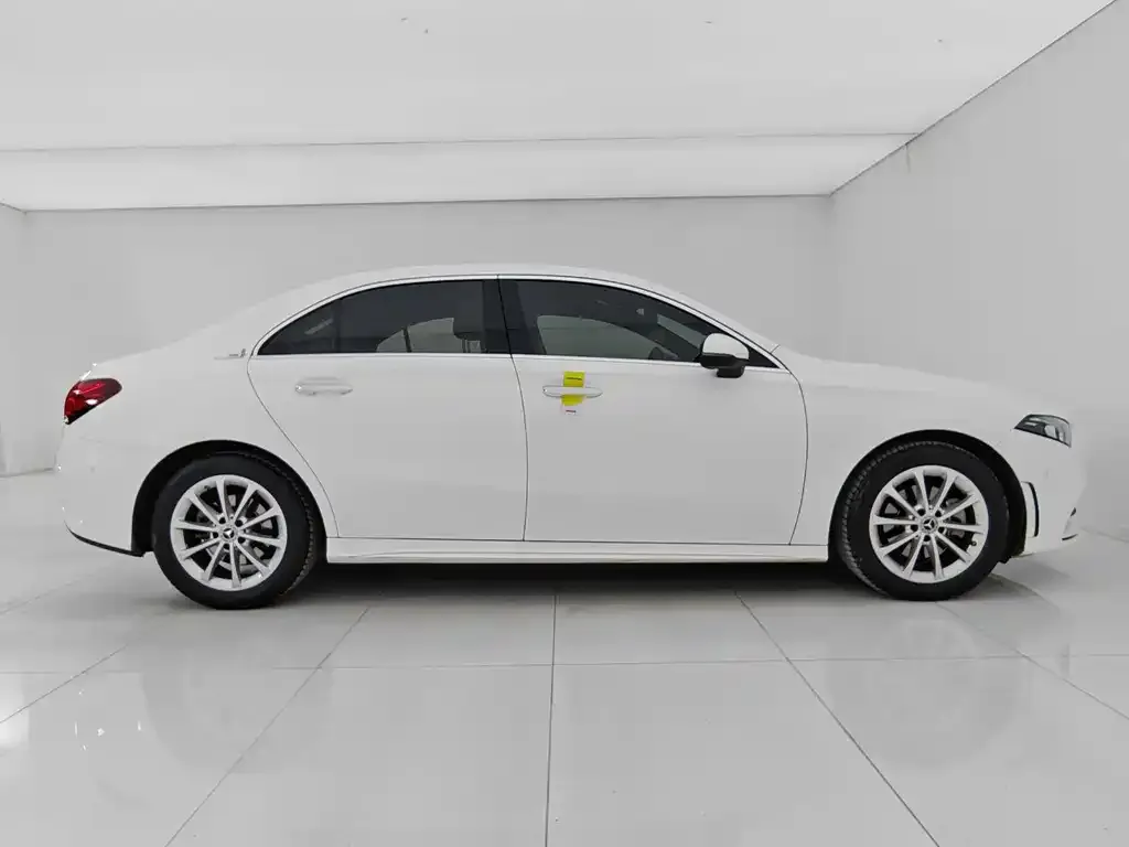 Mercedes-Benz A-Class — фото 10