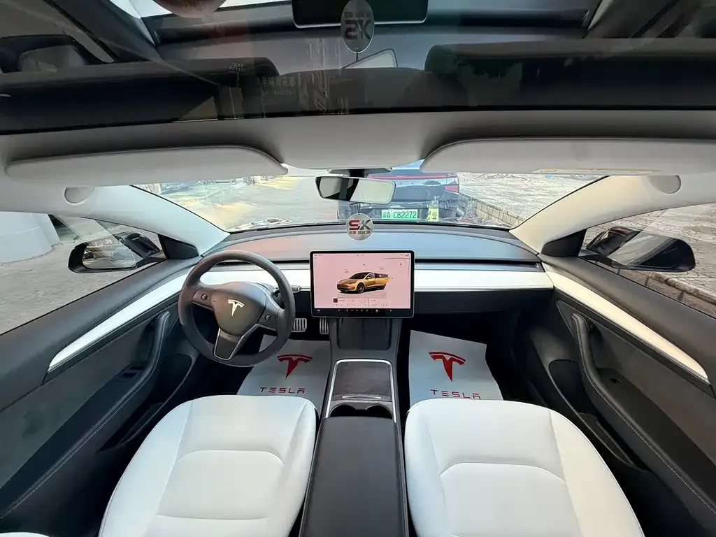 Tesla Model 3 — фото 3