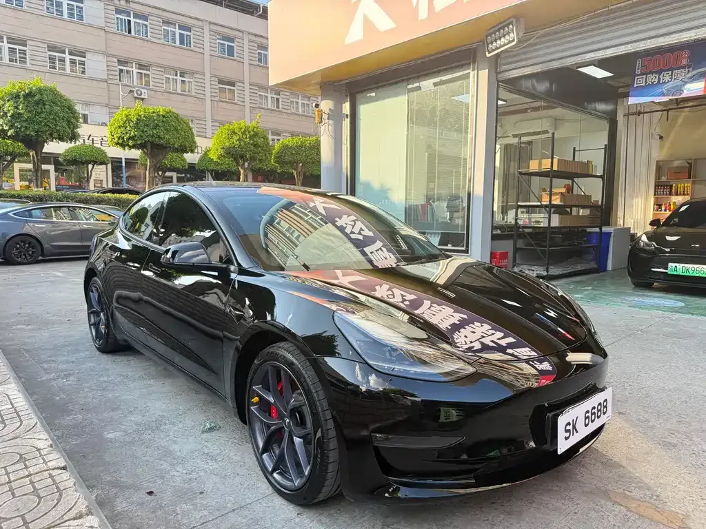 Tesla Model 3 — фото 4