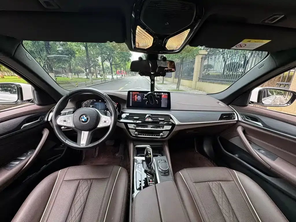 BMW 5 Series — фото 2