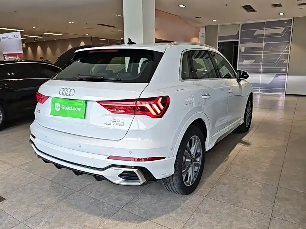 Audi Q3 — фото 3