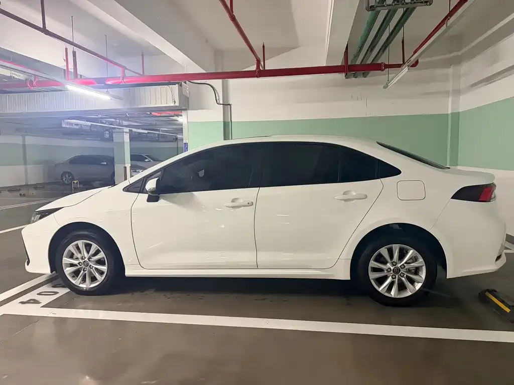 Toyota Corolla — фото 10