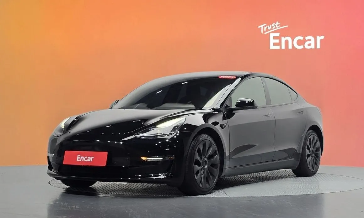 Tesla Model 3 — фото 1