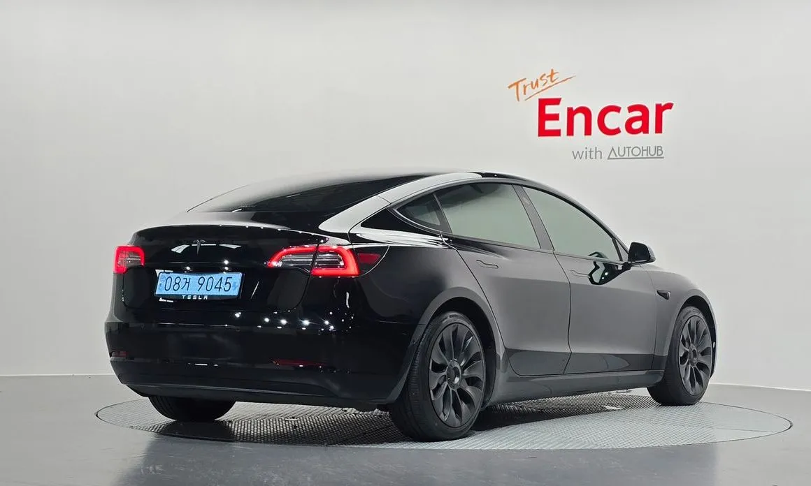 Tesla Model 3 — фото 5
