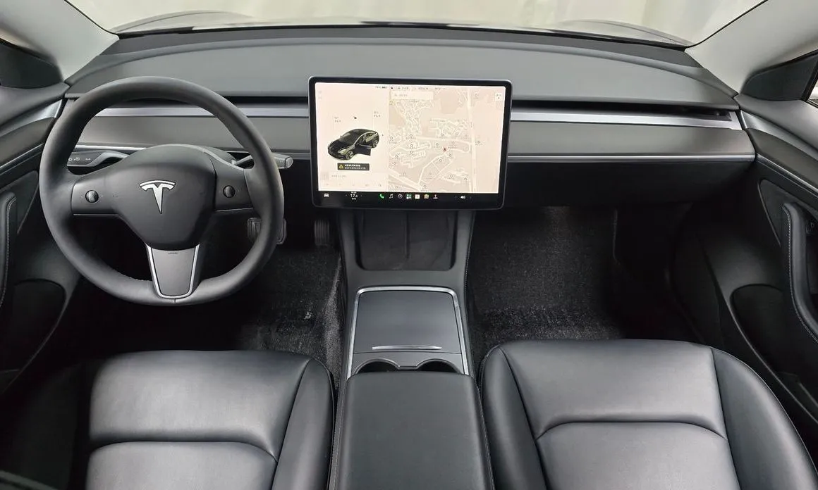 Tesla Model 3 — фото 6