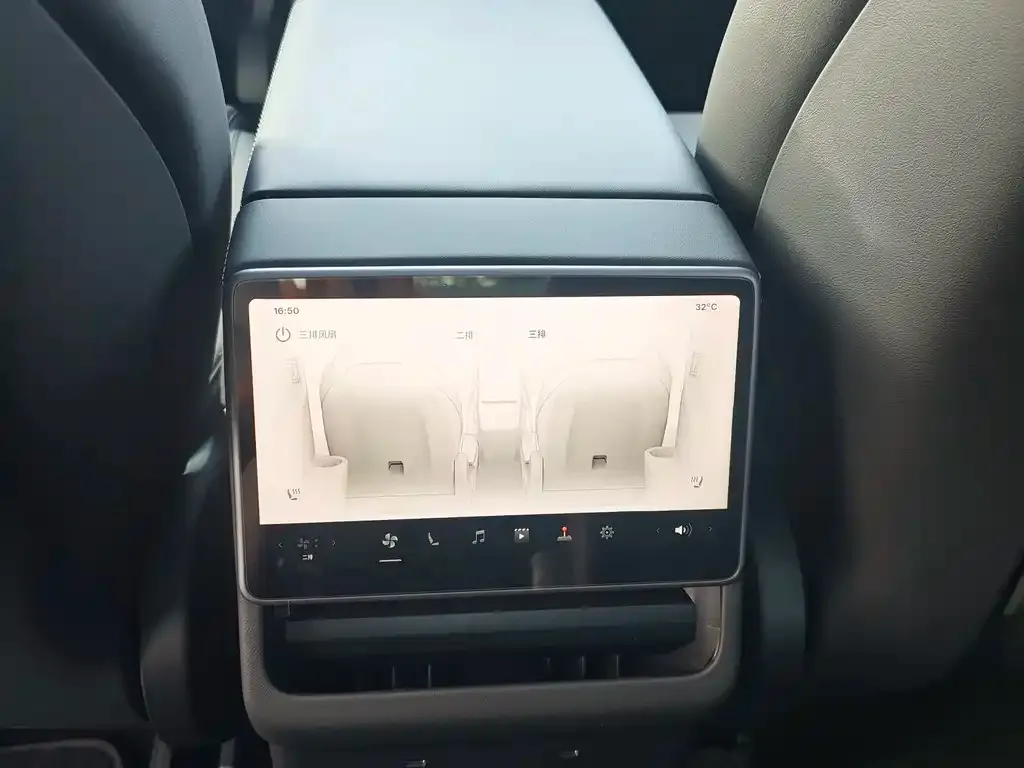 Tesla Model Y L — фото 2