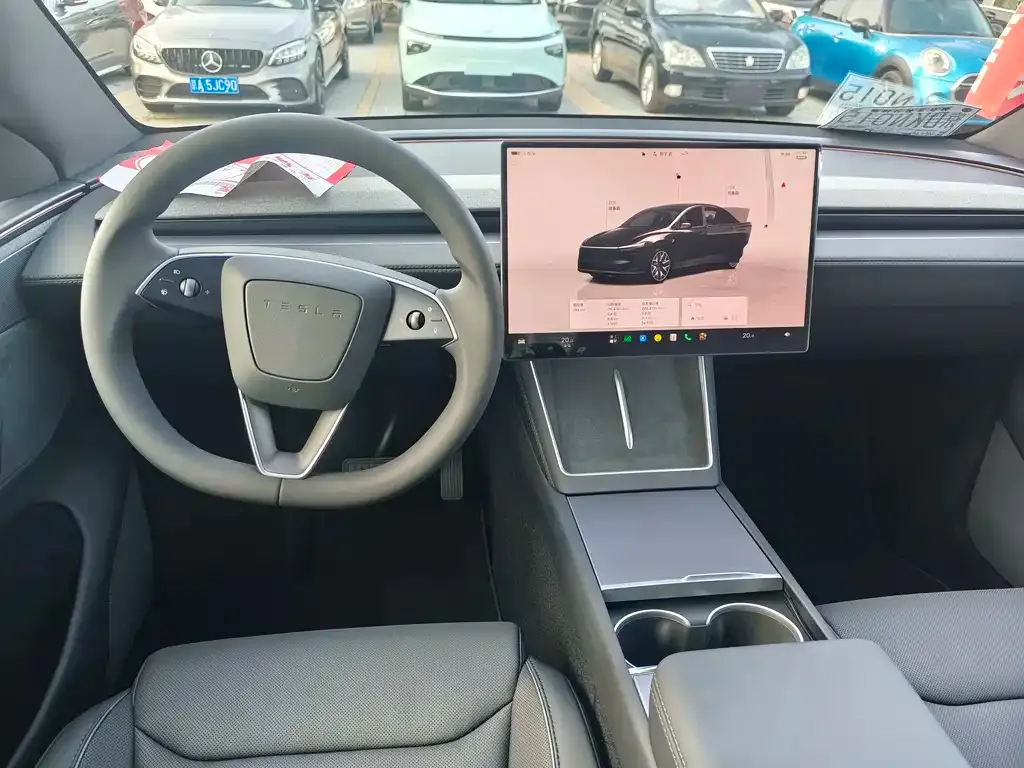Tesla Model Y L — фото 3