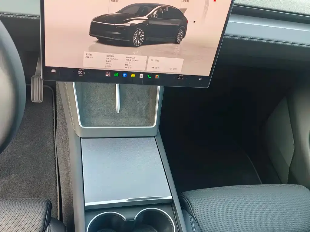 Tesla Model Y L — фото 7