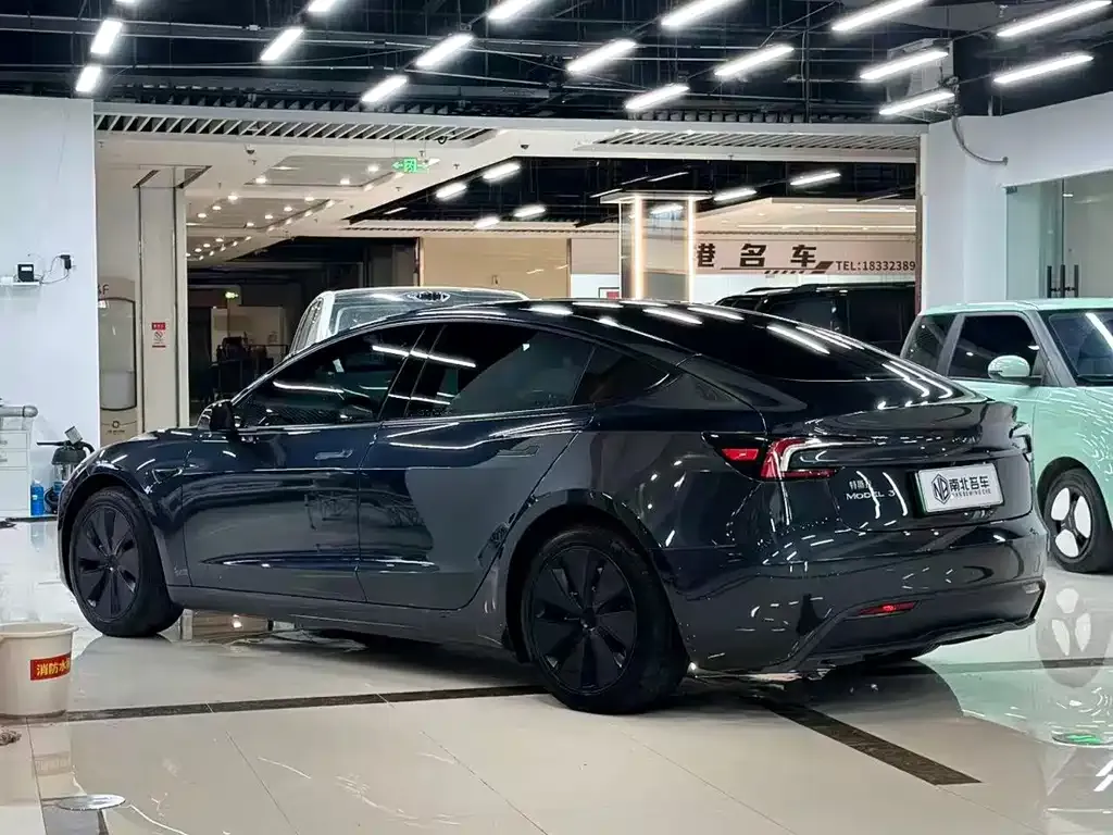 Tesla Model 3 — фото 4