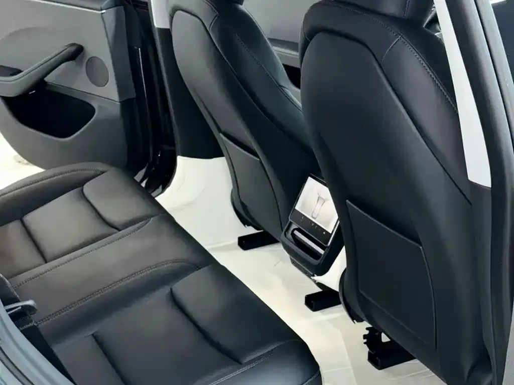 Tesla Model 3 — фото 2