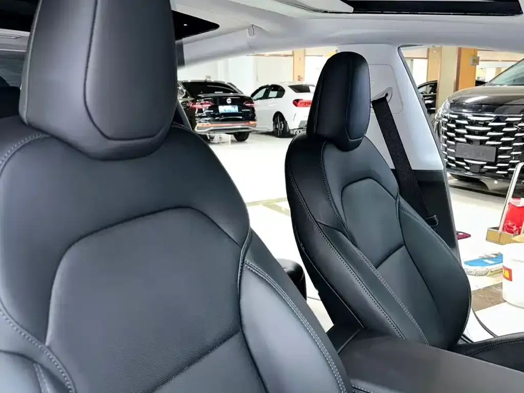 Tesla Model 3 — фото 9