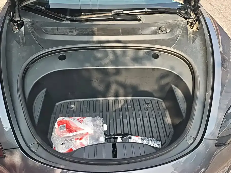 Tesla Model 3 — фото 3