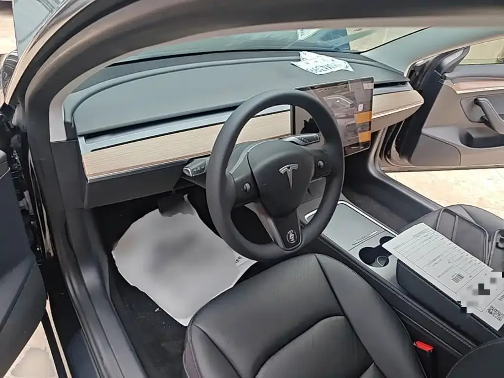 Tesla Model 3 — фото 5