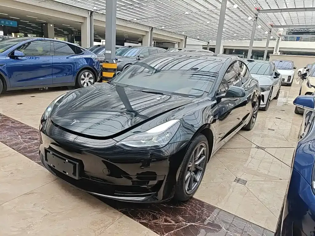 Tesla Model 3 — фото 8