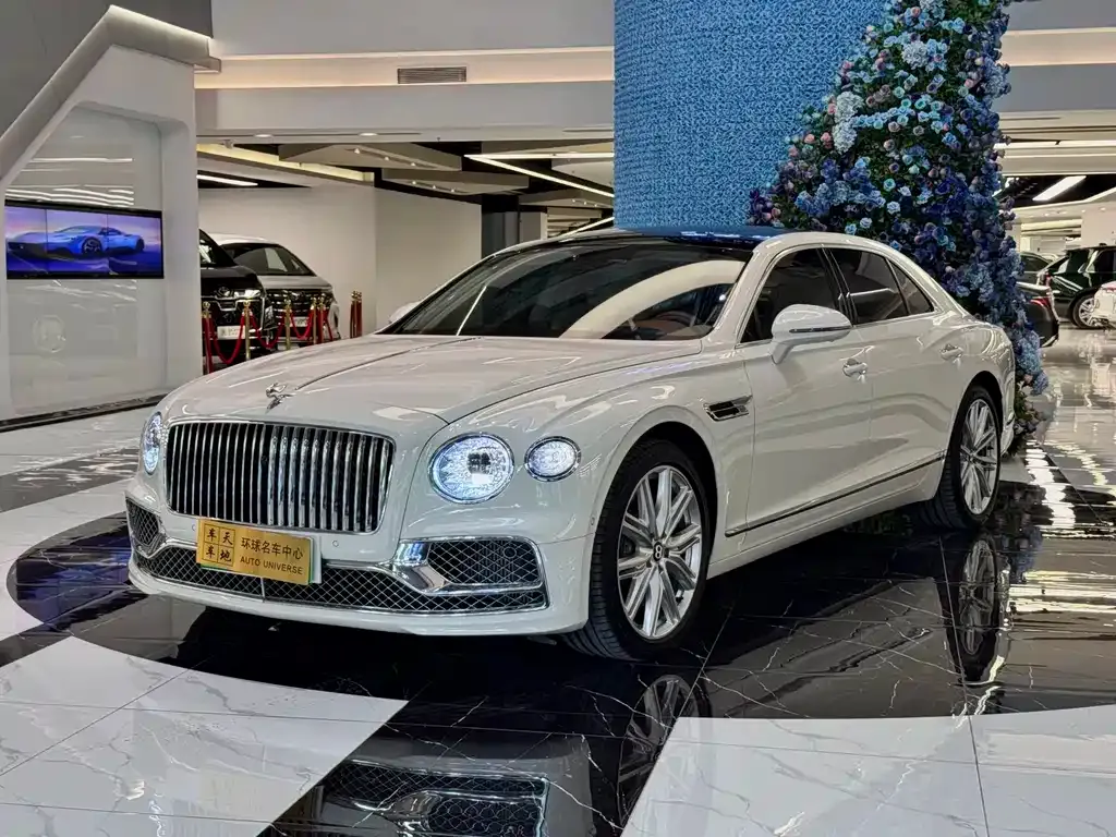 Bentley Flying Spur PHEV — фото 1