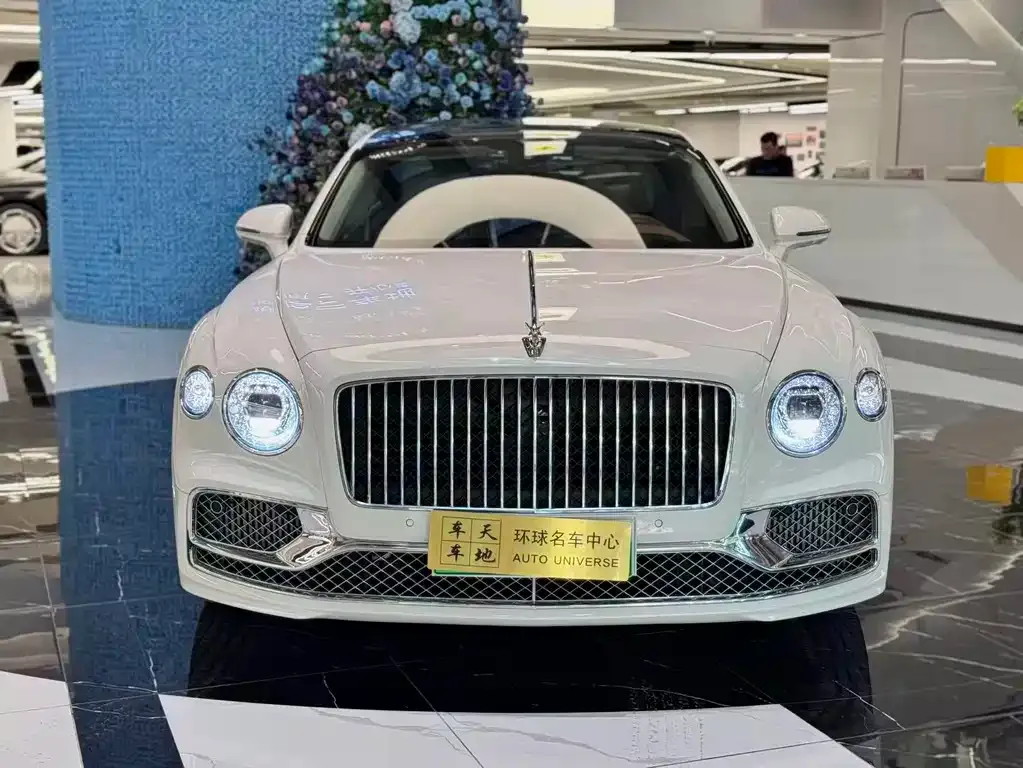 Bentley Flying Spur PHEV — фото 3