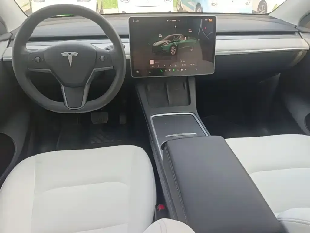 Tesla Model Y — фото 4