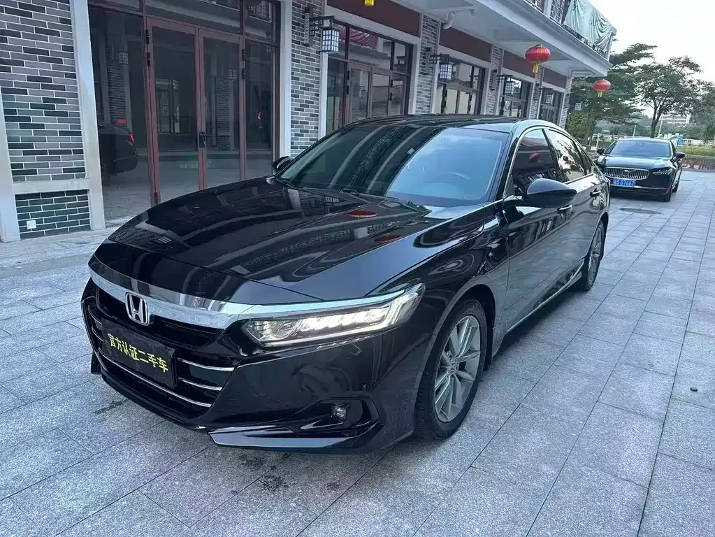 Honda Accord — фото 1