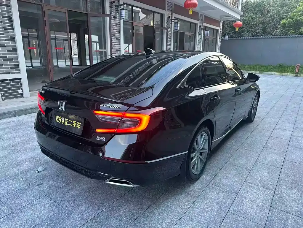 Honda Accord — фото 10