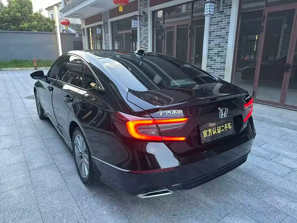 Honda Accord — фото 8