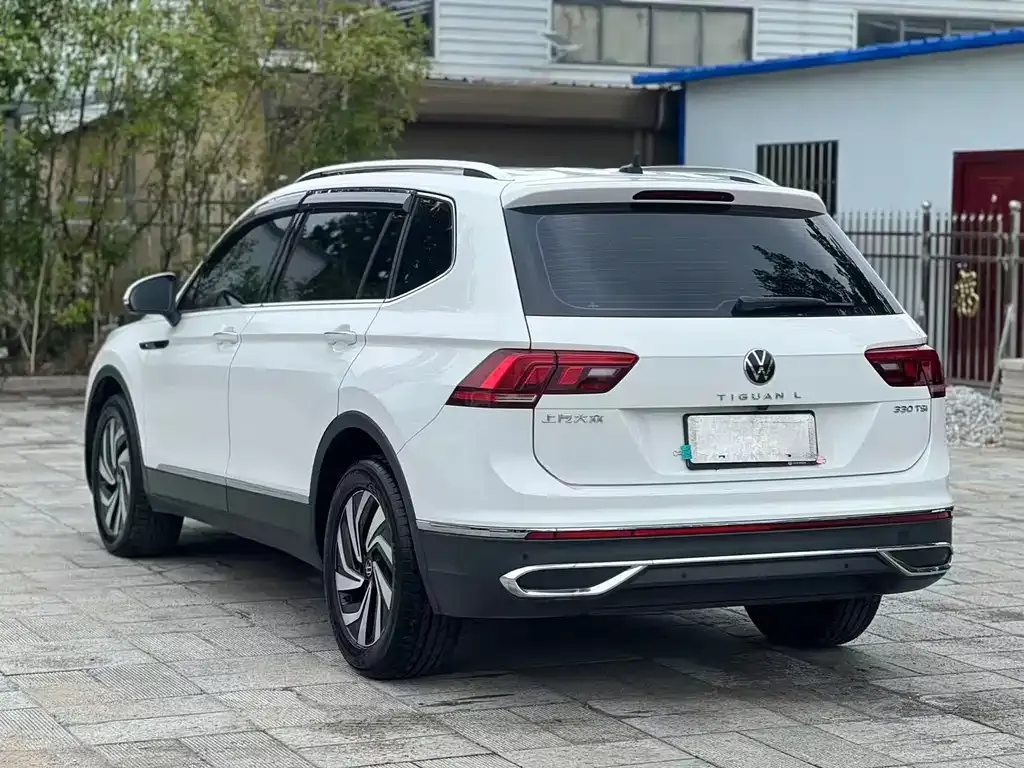 Volkswagen Tiguan L — фото 7