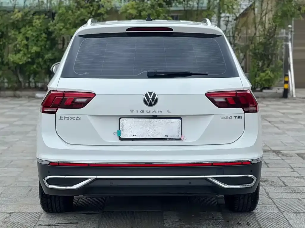 Volkswagen Tiguan L — фото 8